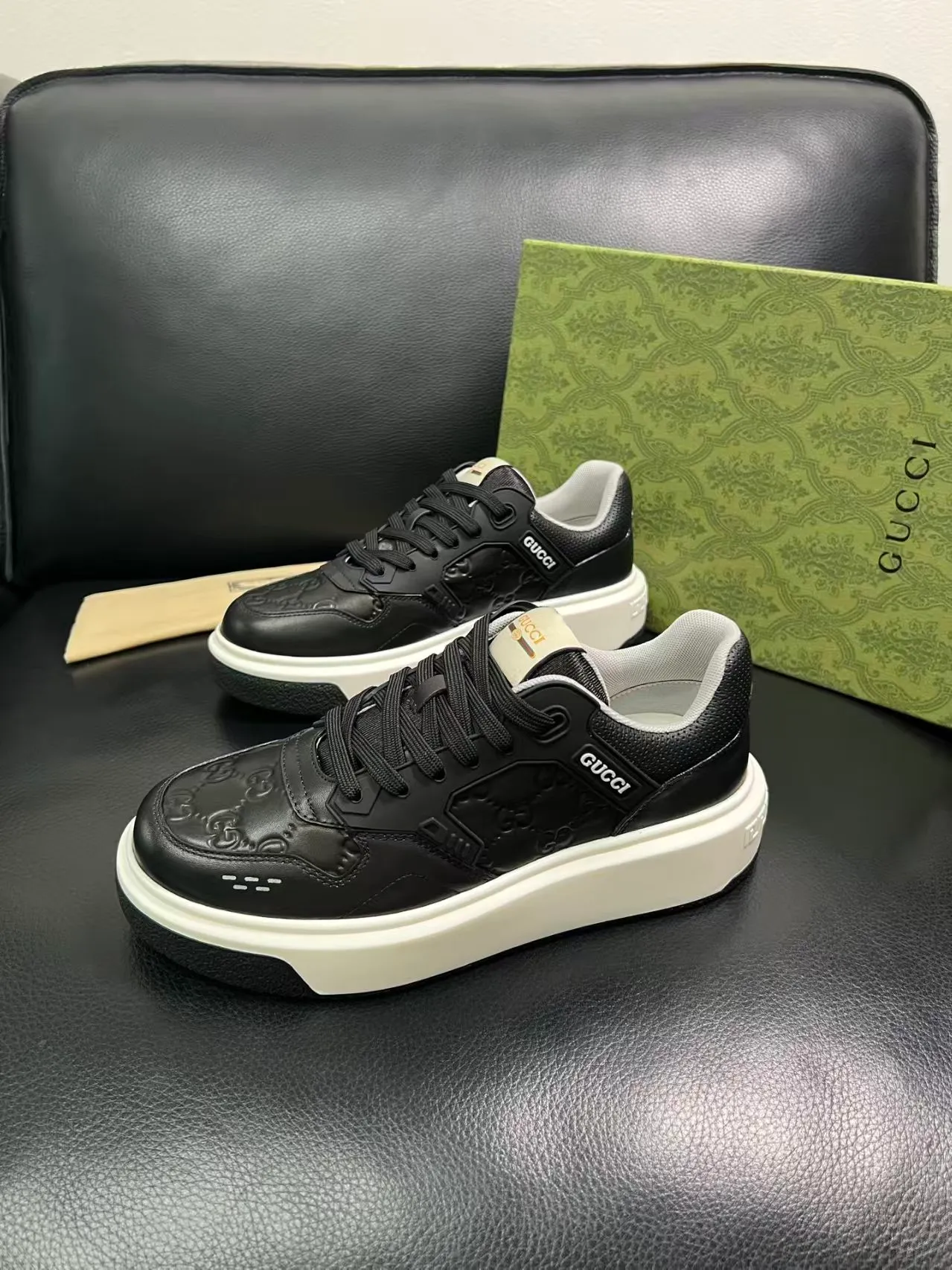 P460 new men's shoes GUCCI [Lightning] latest shoes are shipped. Original quality, fashionable, made of special materials, lining and mesh, brand new packaging. The foot feels super comfortable and the workmanship is impeccable Code number: 38-45 No. 058